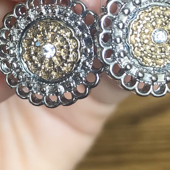 ☀️FREE when bundled Silver & Gold Earrings Jewelry - Picture 6 of 6